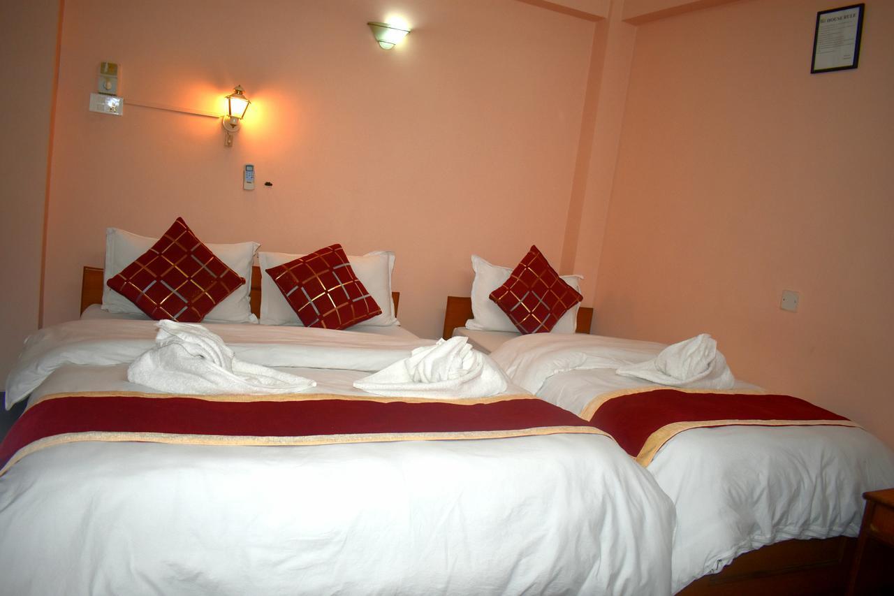 Festoon Hotel Kathmandu Room photo